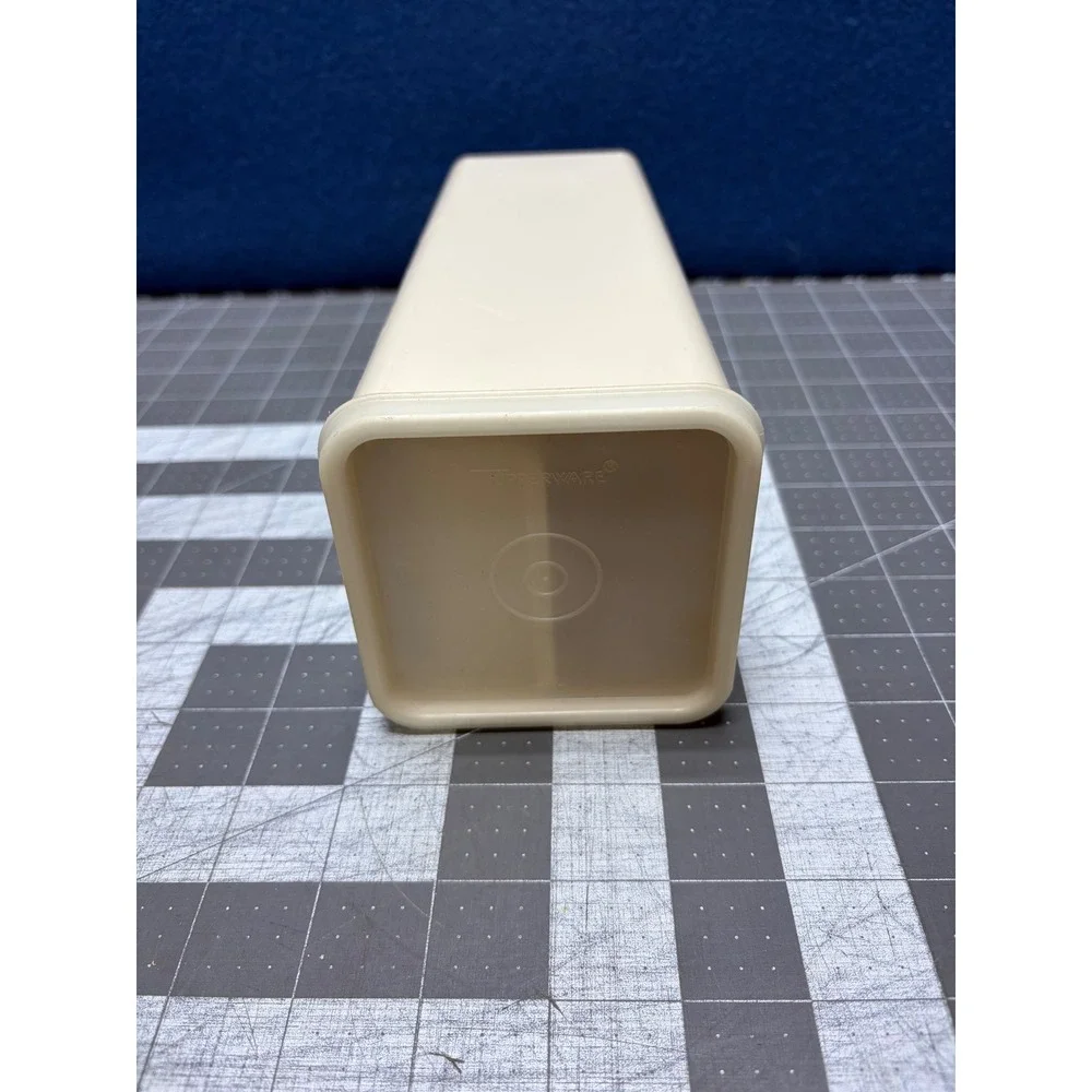 Tupperware Cracker Stayer Canister Cream Rectangle 1696 7 with Tray and Lid